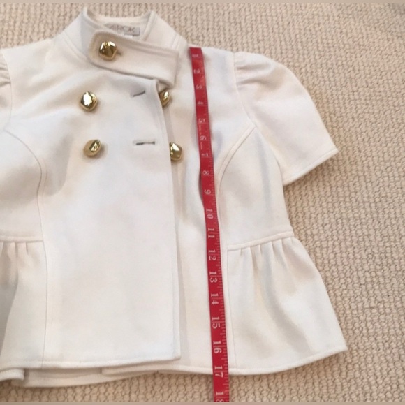 Y2K  Cropped Peplum Blazer w Gold
Buttons w Chain - Picture 5 of 5